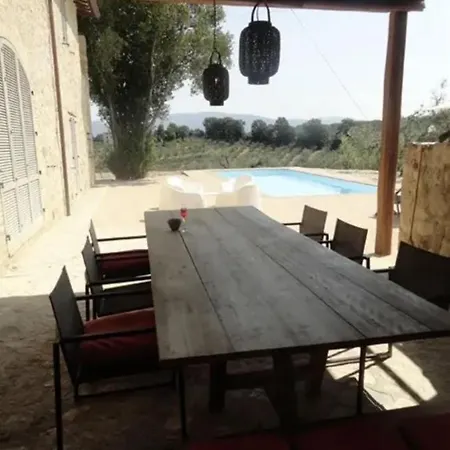 Quadrifoglio فيلة مونتيفالكو